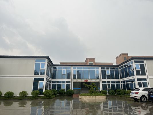 মডুলার হোমস স্ট্যাকযোগ্য ভাঁজযোগ্য কনটেইনার হাউস প্রিফ্যাব স্টিল ফ্রেম হাউস ভাঁজযোগ্য ফ্ল্যাট প্যাক 20 ফুট মডুলার প্রিফ্যাব হাউস